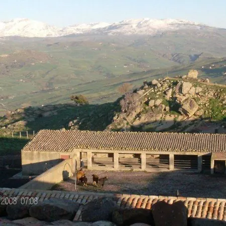 Farm stay Agriturismo Tenuta Castagna Gangi