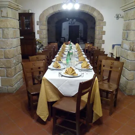 Agriturismo Tenuta Castagna *